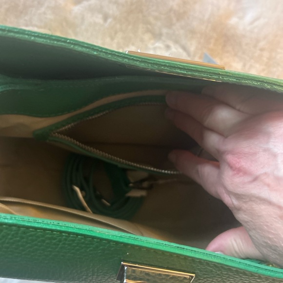 Viola Castellani Leather Shoulder Bag Green with Chain Made In Italy - Picture 5 of 12